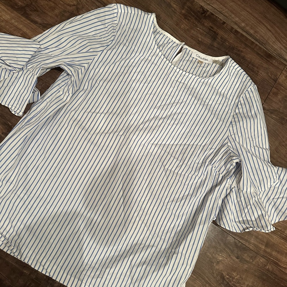 Calvin Klein White and Gray Ruffled 3/4 Sleeve Blouse